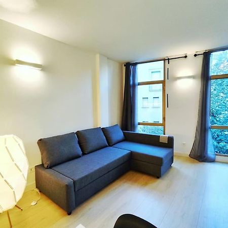 Moderno Apartamento En Terrassa Centro Exterior foto