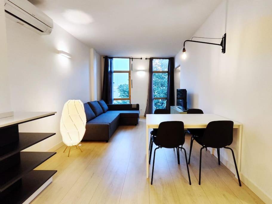 Moderno Apartamento En Terrassa Centro Exterior foto